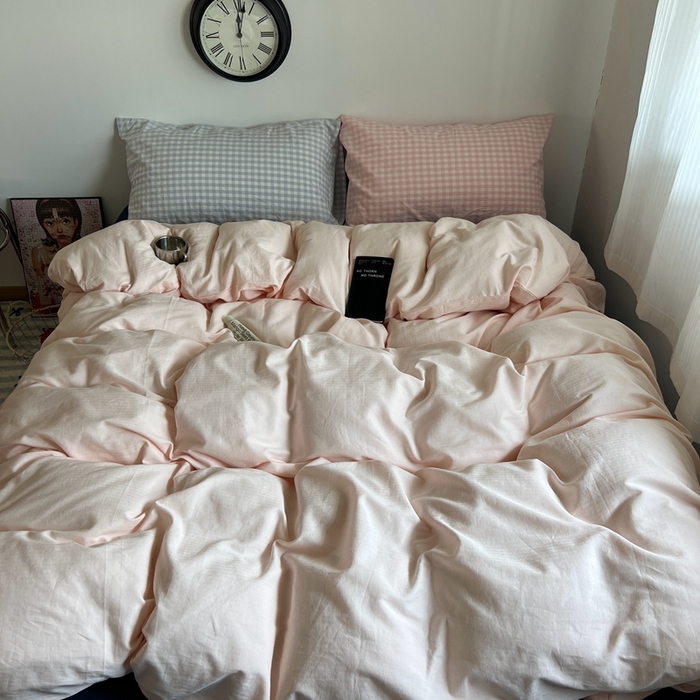 91家纺网 家纺一手货源 找家纺 蜜宿 2025新款全棉纯棉人字纹四件套-白桃卷卷 白桃卷卷（蓝小格混搭粉小格）