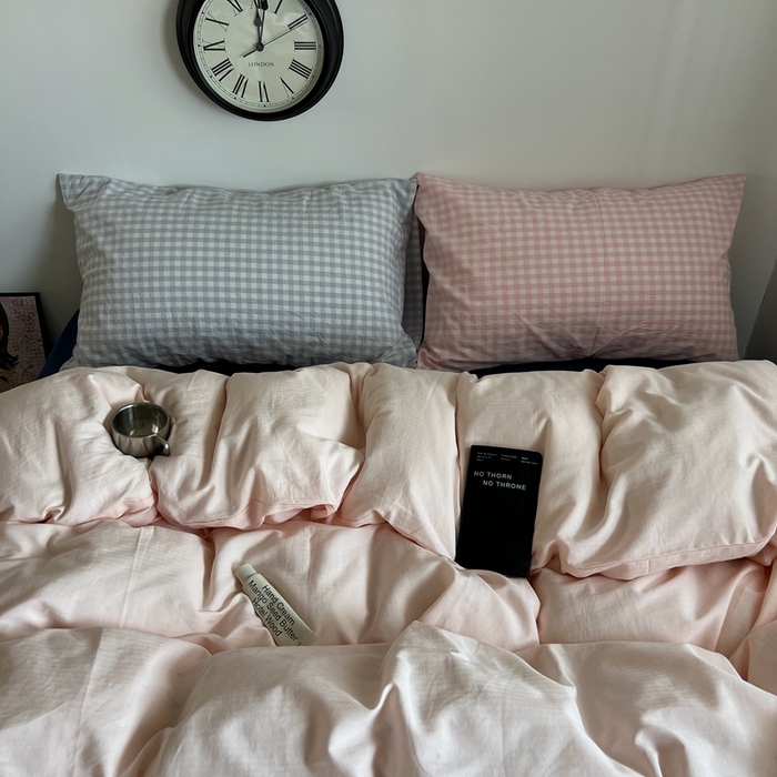 91家纺网 家纺一手货源 找家纺 蜜宿 2025新款全棉纯棉人字纹四件套-白桃卷卷 白桃卷卷（蓝小格混搭粉小格）