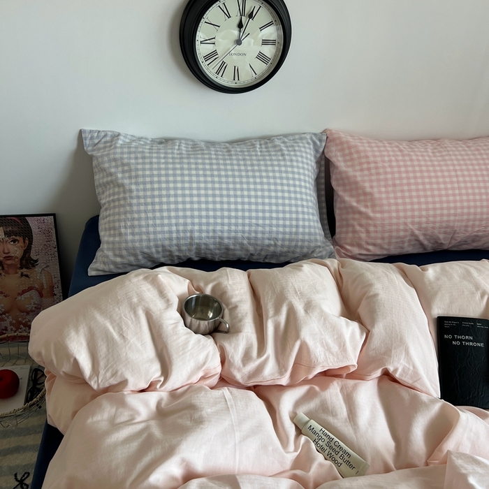 91家纺网 家纺一手货源 找家纺 蜜宿 2025新款全棉纯棉人字纹四件套-白桃卷卷 白桃卷卷（蓝小格混搭粉小格）