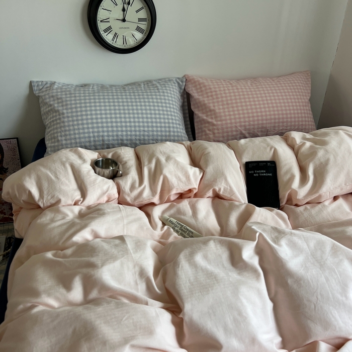 91家纺网 家纺一手货源 找家纺 蜜宿 2025新款全棉纯棉人字纹四件套-白桃卷卷 白桃卷卷（蓝小格混搭粉小格）