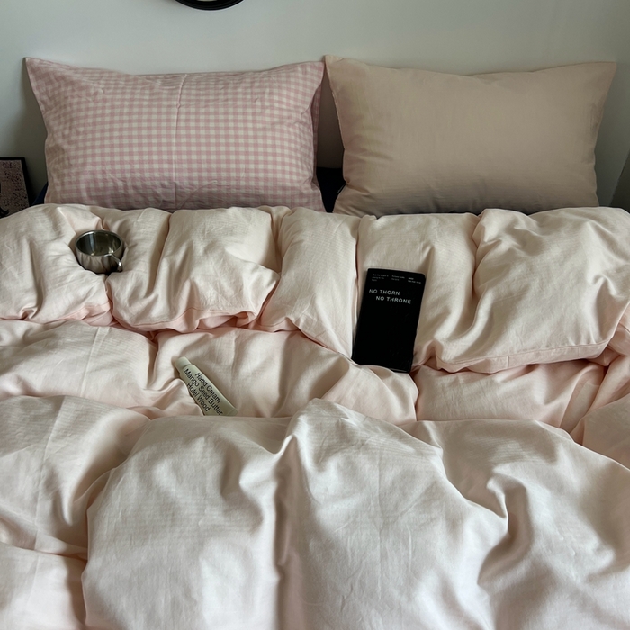 91家纺网 家纺一手货源 找家纺 蜜宿 2025新款全棉纯棉人字纹四件套-白桃卷卷 白桃卷卷（桃粉混搭粉小格）