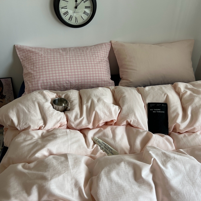 91家纺网 家纺一手货源 找家纺 蜜宿 2025新款全棉纯棉人字纹四件套-白桃卷卷 白桃卷卷（桃粉混搭粉小格）