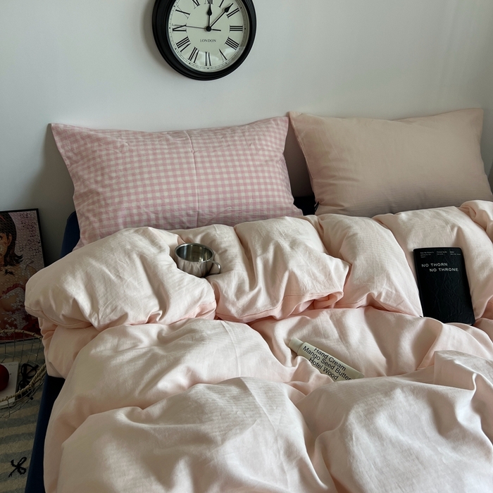 91家纺网 家纺一手货源 找家纺 蜜宿 2025新款全棉纯棉人字纹四件套-白桃卷卷 白桃卷卷（桃粉混搭粉小格）