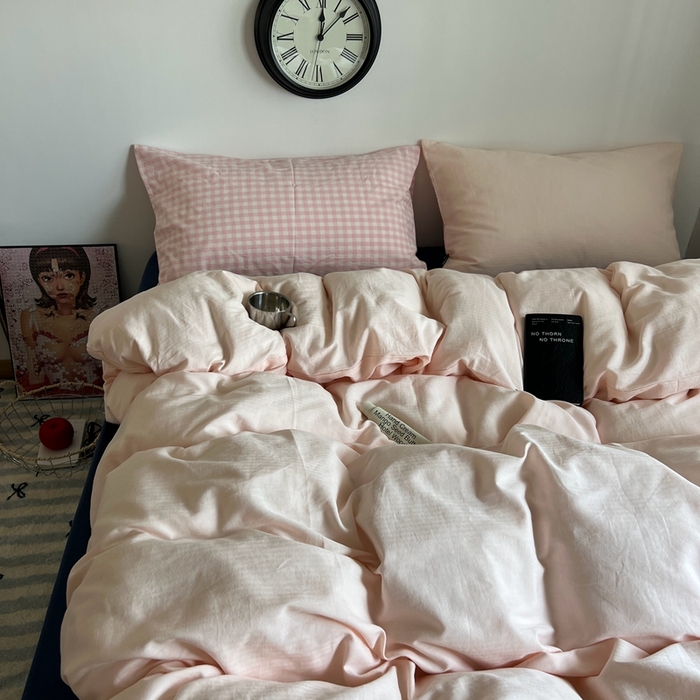 91家纺网 家纺一手货源 找家纺 蜜宿 2025新款全棉纯棉人字纹四件套-白桃卷卷 白桃卷卷（桃粉混搭粉小格）