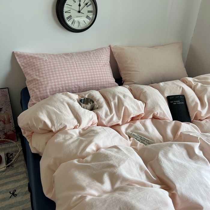 91家纺网 家纺一手货源 找家纺 蜜宿 2025新款全棉纯棉人字纹四件套-白桃卷卷 白桃卷卷（桃粉混搭粉小格）