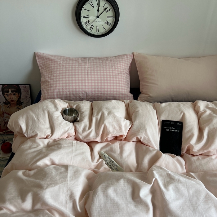 91家纺网 家纺一手货源 找家纺 蜜宿 2025新款全棉纯棉人字纹四件套-白桃卷卷 白桃卷卷（桃粉混搭粉小格）