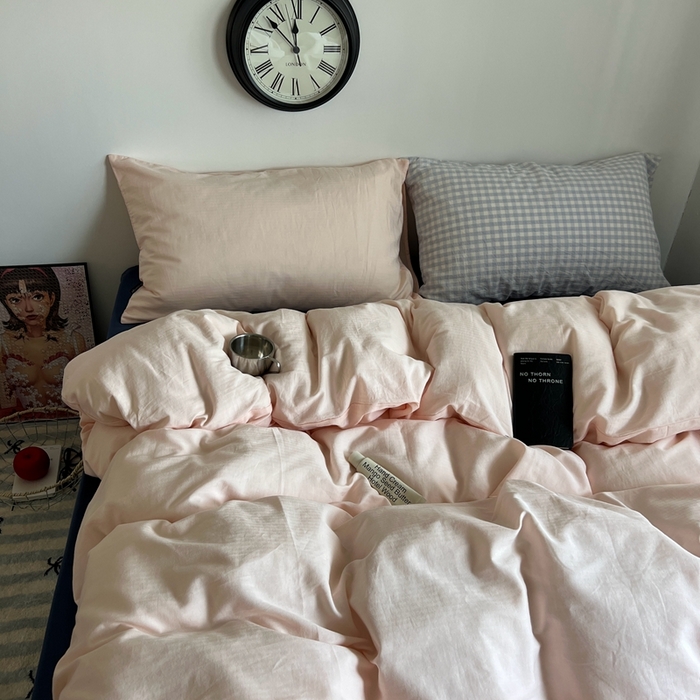 91家纺网 家纺一手货源 找家纺 蜜宿 2025新款全棉纯棉人字纹四件套-白桃卷卷 白桃卷卷（桃粉混搭蓝小格）