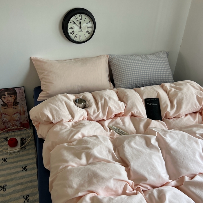 91家纺网 家纺一手货源 找家纺 蜜宿 2025新款全棉纯棉人字纹四件套-白桃卷卷 白桃卷卷（桃粉混搭蓝小格）