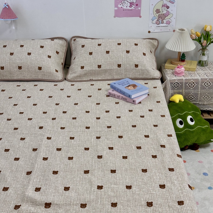 91家纺网 家纺一手货源 找家纺 慕晨 2025新款酵素砂洗双面全棉纯棉棉花单床盖 床盖单件-场景二 美拉德小熊