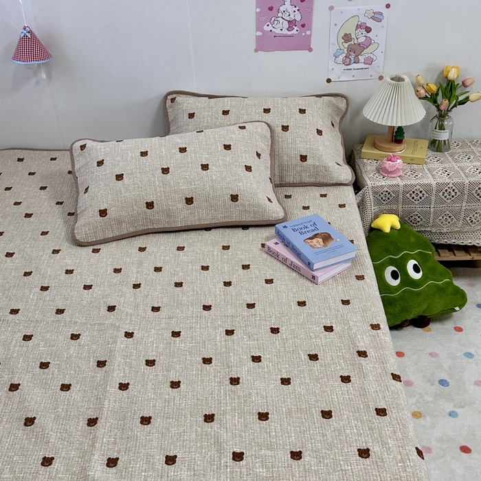 91家纺网 家纺一手货源 找家纺 慕晨 2025新款酵素砂洗双面全棉纯棉棉花单床盖 床盖单件-场景二 美拉德小熊