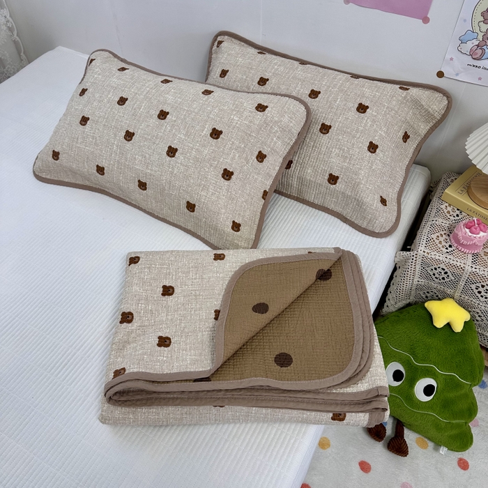 91家纺网 家纺一手货源 找家纺 慕晨 2025新款酵素砂洗双面全棉纯棉棉花单床盖 床盖单件-场景二 美拉德小熊