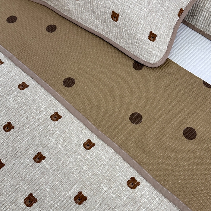 91家纺网 家纺一手货源 找家纺 慕晨 2025新款酵素砂洗双面全棉纯棉棉花单床盖 床盖单件-场景二 美拉德小熊