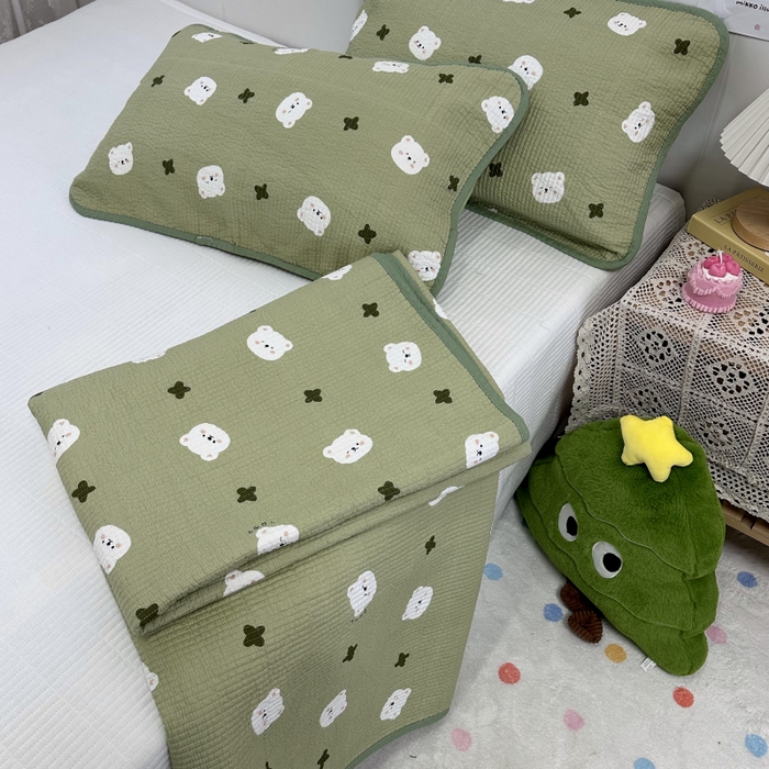 91家纺网 家纺一手货源 找家纺 慕晨 2025新款酵素砂洗双面全棉纯棉棉花单床盖 床盖单件-场景二 抹茶熊