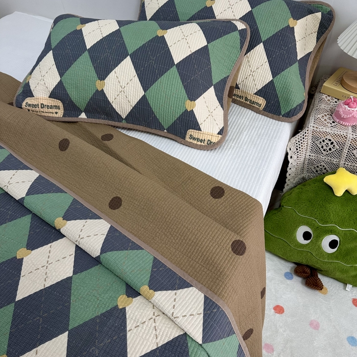 91家纺网 家纺一手货源 找家纺 慕晨 2025新款酵素砂洗双面全棉纯棉棉花单床盖 床盖单件-场景二 绅士风度