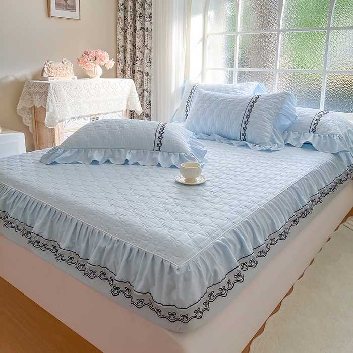 91家纺网 家纺一手货源 找家纺 麒豆豆 2025新款喜芙棉蕾丝夹棉蜜芙蕾床笠 冰清蓝