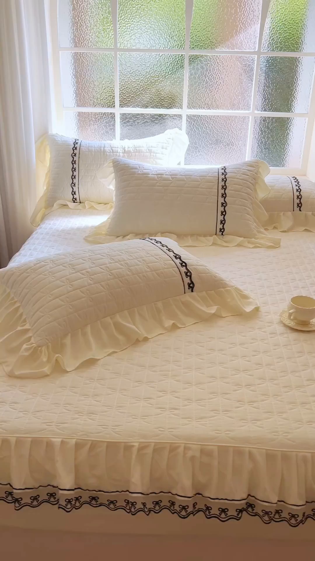 91家纺网 家纺一手货源 找家纺 麒豆豆 2025新款喜芙棉蕾丝夹棉蜜芙蕾床笠 奶油白