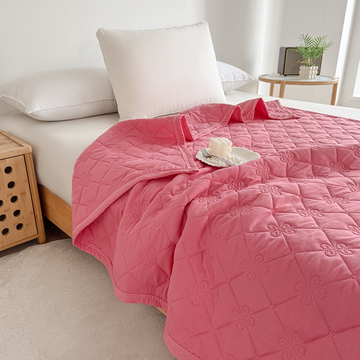 91家纺网 家纺一手货源 找家纺 梓依家纺 2025新款亲肤舒适水洗棉夏被 水洗棉-红