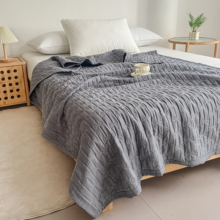 91家纺网 家纺一手货源 找家纺 梓依家纺 2025新款亲肤舒适云沙棉夏被 云沙棉-深灰