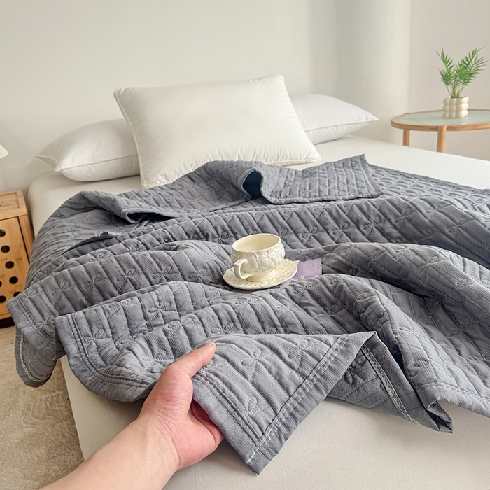91家纺网 家纺一手货源 找家纺 梓依家纺 2025新款亲肤舒适云沙棉夏被 云沙棉-深灰