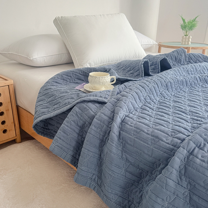 91家纺网 家纺一手货源 找家纺 梓依家纺 2025新款亲肤舒适云沙棉夏被 云沙棉-深蓝