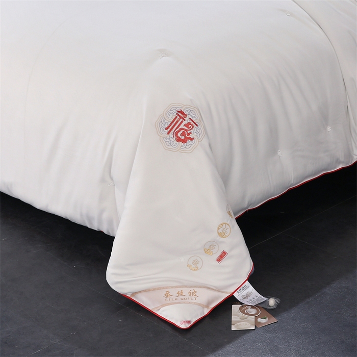 91家纺网 家纺一手货源 找家纺 芭芭棉家纺 2025春夏新款全棉纯棉百福被被子被芯 百福刺绣-白