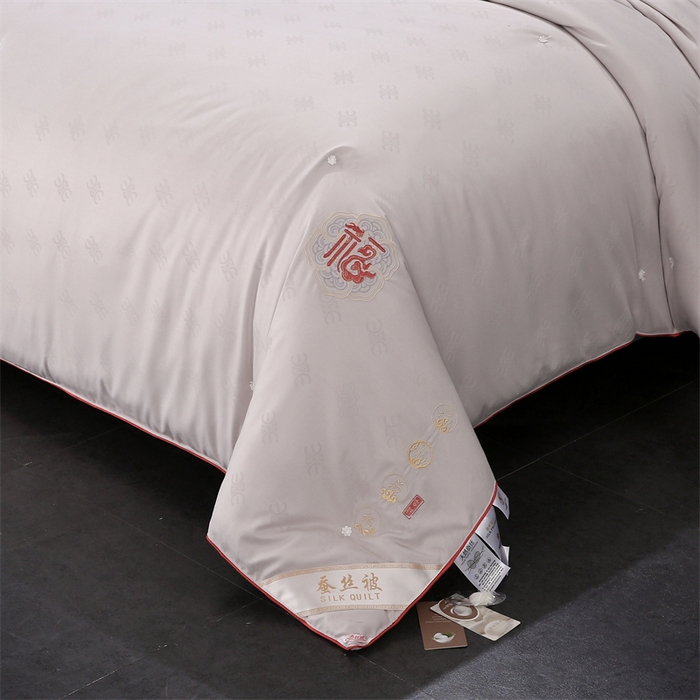 91家纺网 家纺一手货源 找家纺 芭芭棉家纺 2025春夏新款全棉纯棉百福被被子被芯 百福刺绣-灰