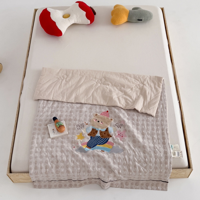 91家纺网 家纺一手货源 找家纺 （总）喜多兔儿童家纺 2025春夏新款小软萌贴布绣纱布被