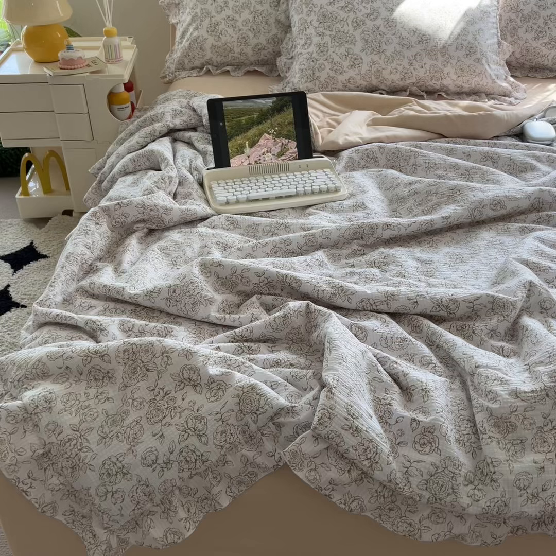 91家纺网 家纺一手货源 找家纺 希丞家居 2025新款小清新泡泡水洗棉夏被夏凉被空调被四件套 夏被-棉枝