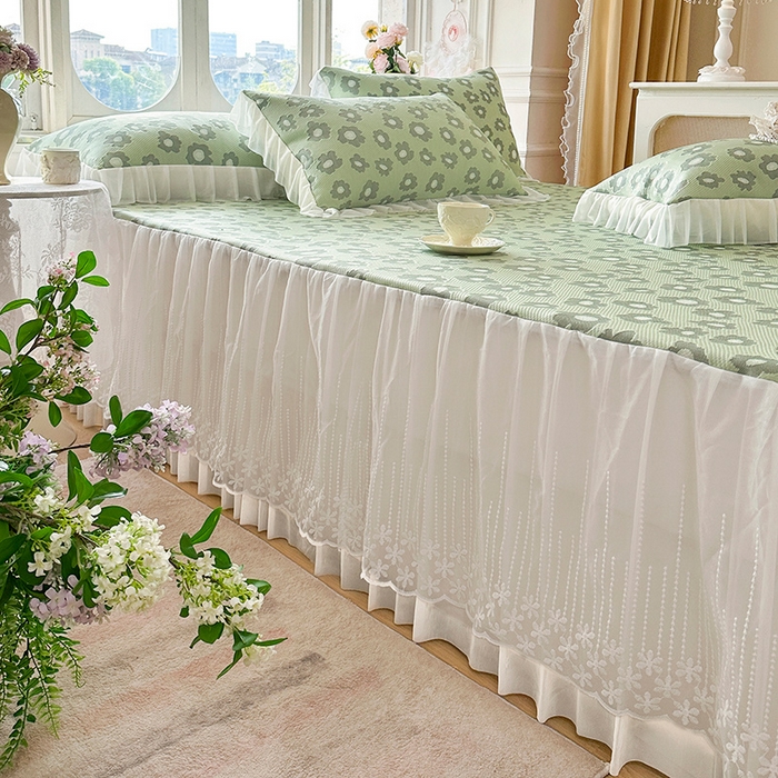 91家纺网 家纺一手货源 找家纺 芷卧 2025新款凉豆豆PE凉感刺绣双层花边床裙款冰豆豆凉席三件套（提供买家秀） 初夏-薄荷绿