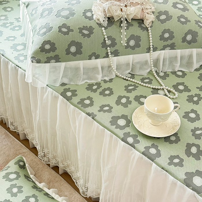 91家纺网 家纺一手货源 找家纺 芷卧 2025新款凉豆豆PE凉感刺绣双层花边床裙款冰豆豆凉席三件套（提供买家秀） 初夏-薄荷绿