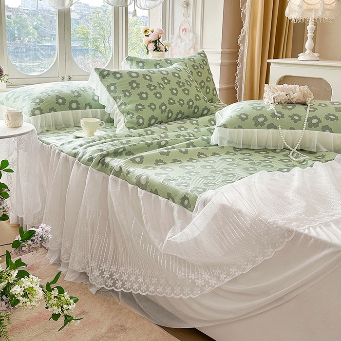 91家纺网 家纺一手货源 找家纺 芷卧 2025新款凉豆豆PE凉感刺绣双层花边床裙款冰豆豆凉席三件套（提供买家秀） 初夏-薄荷绿