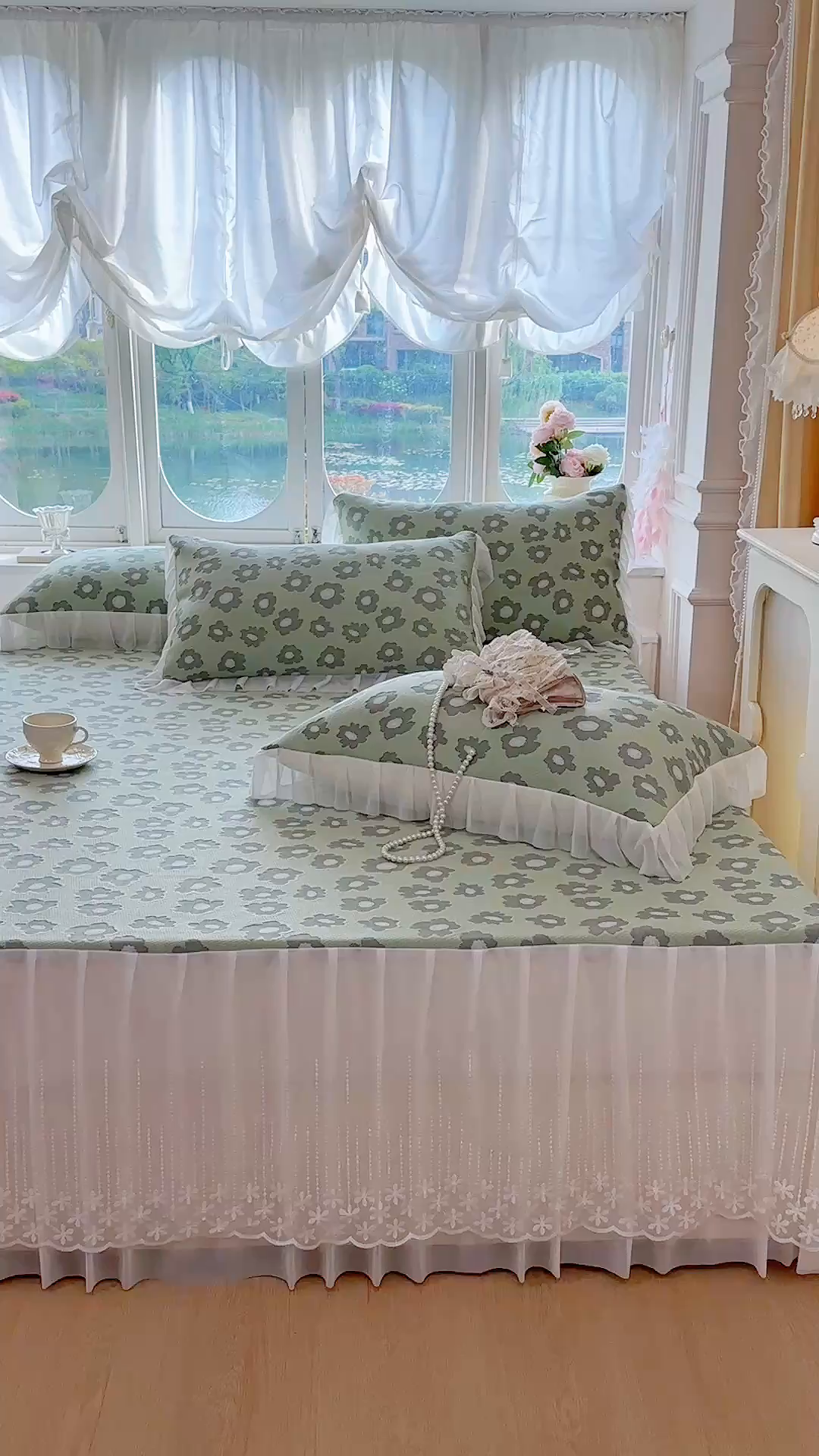 91家纺网 家纺一手货源 找家纺 芷卧 2025新款凉豆豆PE凉感刺绣双层花边床裙款冰豆豆凉席三件套（提供买家秀） 初夏-薄荷绿