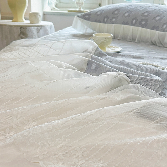 91家纺网 家纺一手货源 找家纺 芷卧 2025新款凉豆豆PE凉感刺绣双层花边床裙款冰豆豆凉席三件套（提供买家秀） 初夏-暮色灰