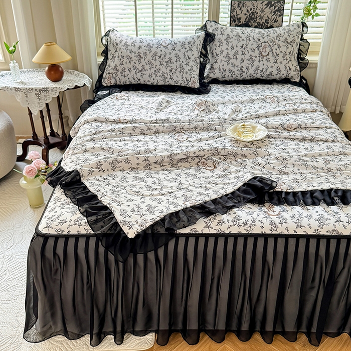 91家纺网 家纺一手货源 找家纺 大麦家纺 2025新款碳光冰丝软席子凉席夏被四件套-床裙款