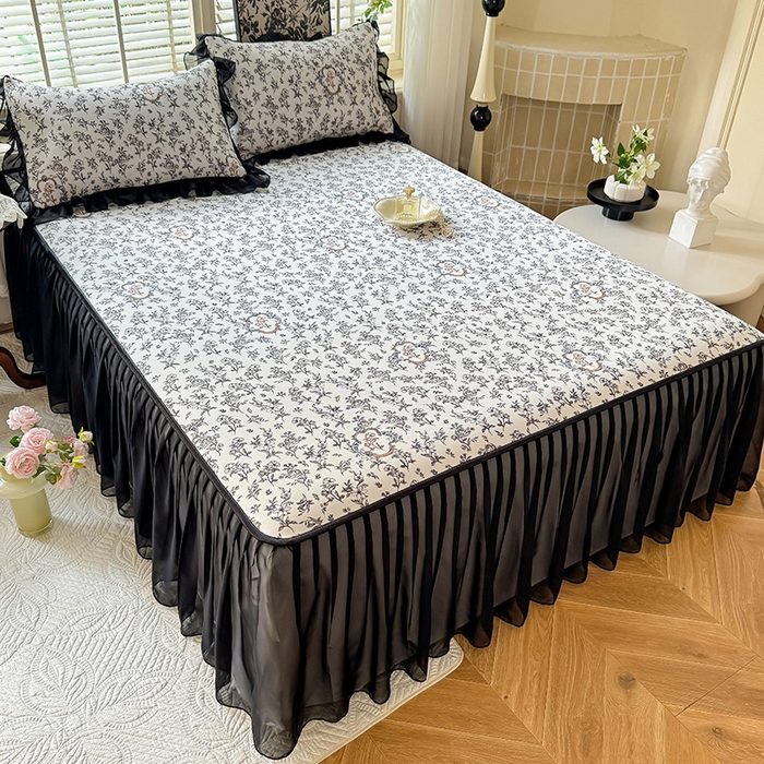 91家纺网 家纺一手货源 找家纺 大麦家纺 2025新款碳光冰丝软席子凉席-床裙款 德拉庄园