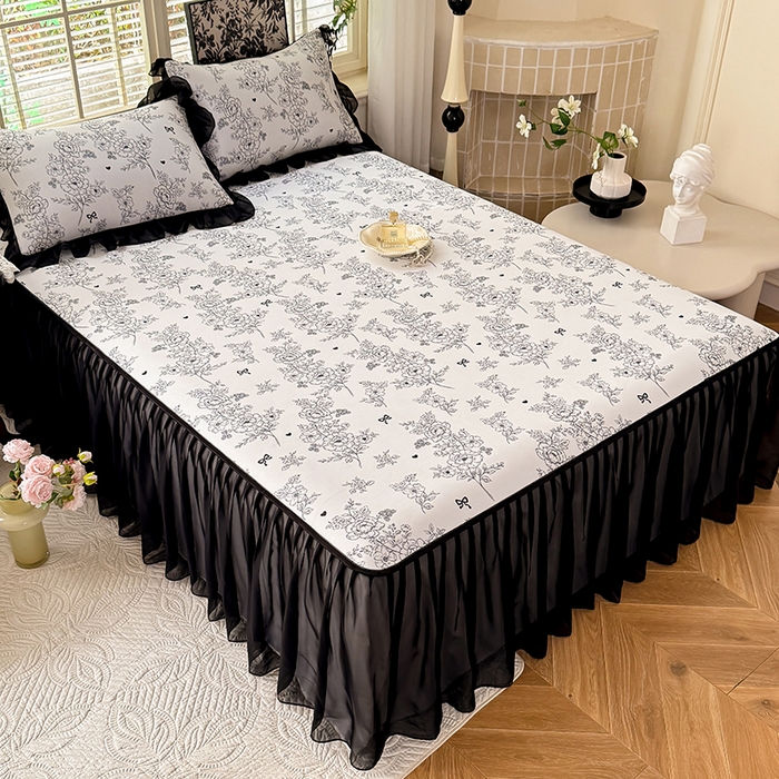 91家纺网 家纺一手货源 找家纺 大麦家纺 2025新款碳光冰丝软席子凉席-床裙款 半夏清风