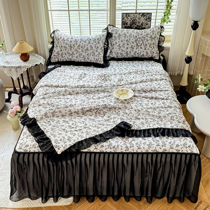 91家纺网 家纺一手货源 找家纺 大麦家纺 2025新款碳光冰丝软席子凉席-床裙款 德拉庄园