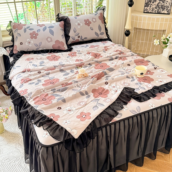 91家纺网 家纺一手货源 找家纺 大麦家纺 2025新款碳光冰丝软席子凉席-床裙款 美姬