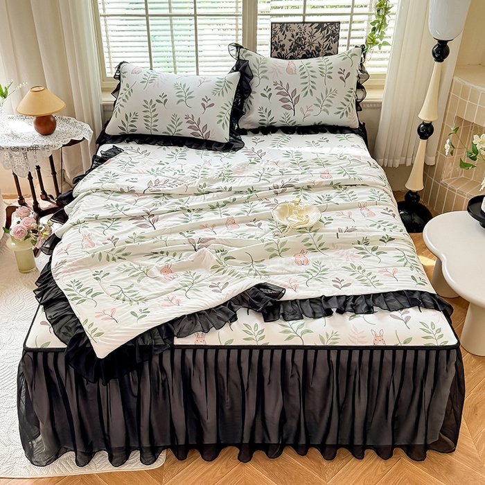 91家纺网 家纺一手货源 找家纺 大麦家纺 2025新款碳光冰丝软席子凉席-床裙款 漫步花丛