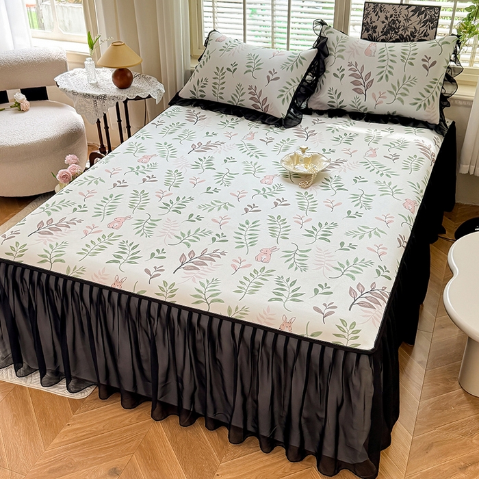 91家纺网 家纺一手货源 找家纺 大麦家纺 2025新款碳光冰丝软席子凉席-床裙款 漫步花丛