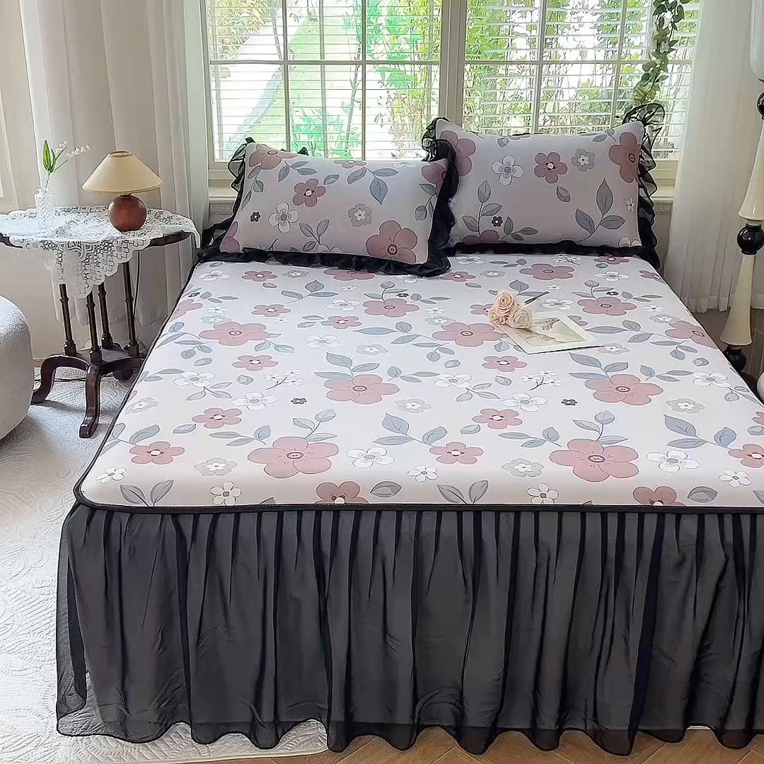 91家纺网 家纺一手货源 找家纺 大麦家纺 2025新款碳光冰丝软席子凉席-床裙款 美姬