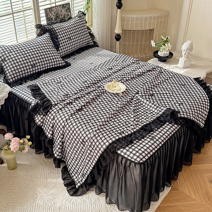 91家纺网 家纺一手货源 找家纺 大麦家纺 2025新款碳光冰丝软席子凉席-床裙款 清格