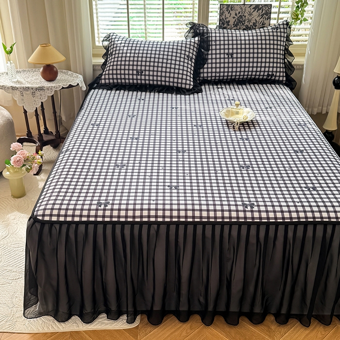 91家纺网 家纺一手货源 找家纺 大麦家纺 2025新款碳光冰丝软席子凉席-床裙款 清格