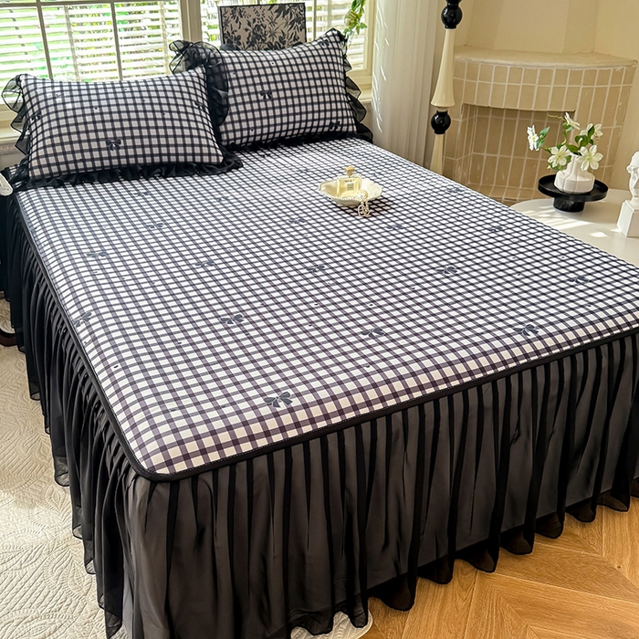 91家纺网 家纺一手货源 找家纺 大麦家纺 2025新款碳光冰丝软席子凉席-床裙款 清格