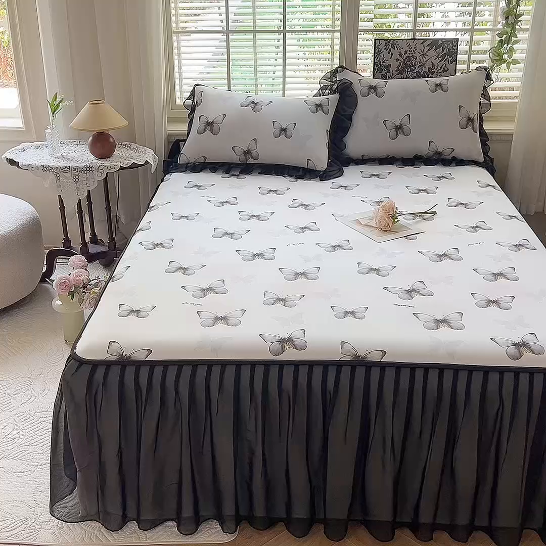 91家纺网 家纺一手货源 找家纺 大麦家纺 2025新款碳光冰丝软席子凉席-床裙款 蝶舞