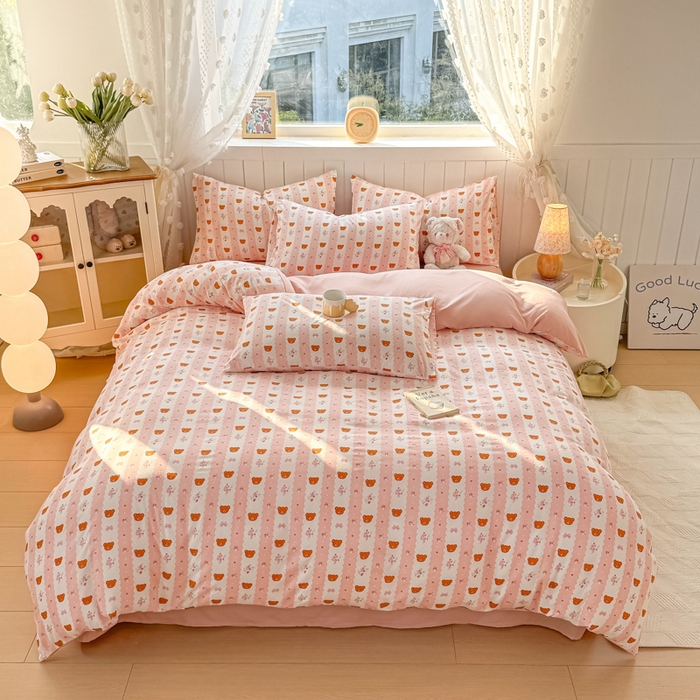 91家纺网 家纺一手货源 找家纺 丝芙妮家居（原乐视家纺） 2025春夏新款水洗皱皱棉印花四件套 焦糖小熊