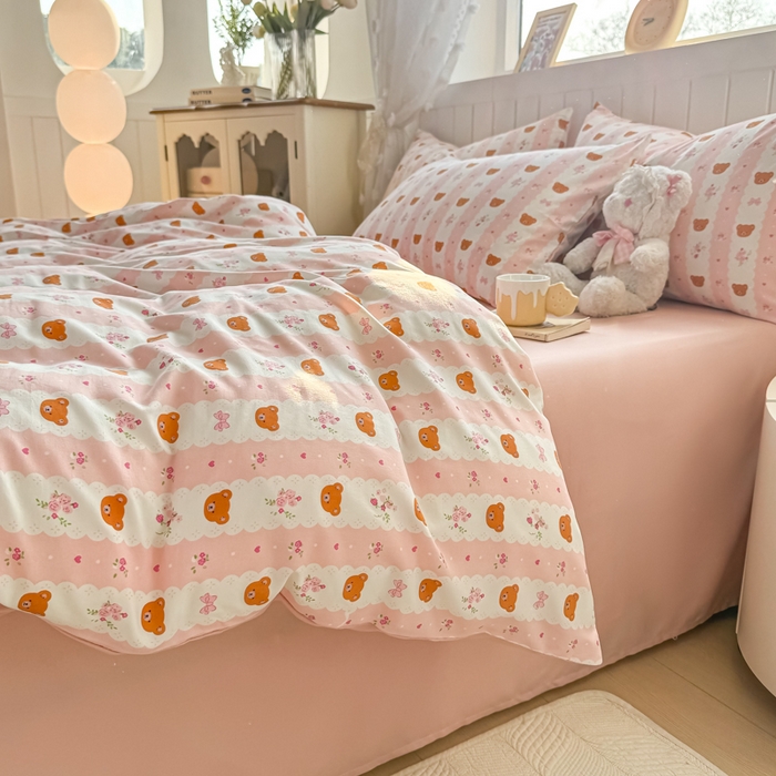 91家纺网 家纺一手货源 找家纺 丝芙妮家居（原乐视家纺） 2025春夏新款水洗皱皱棉印花四件套 焦糖小熊