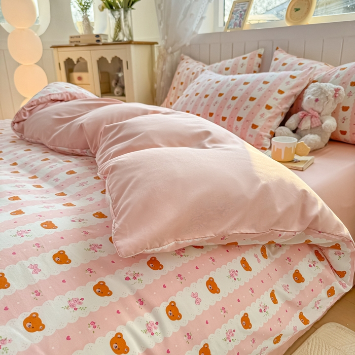 91家纺网 家纺一手货源 找家纺 丝芙妮家居（原乐视家纺） 2025春夏新款水洗皱皱棉印花四件套 焦糖小熊