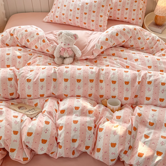 91家纺网 家纺一手货源 找家纺 丝芙妮家居（原乐视家纺） 2025春夏新款水洗皱皱棉印花四件套 焦糖小熊