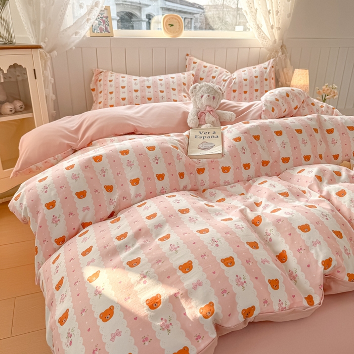 91家纺网 家纺一手货源 找家纺 丝芙妮家居（原乐视家纺） 2025春夏新款水洗皱皱棉印花四件套 焦糖小熊